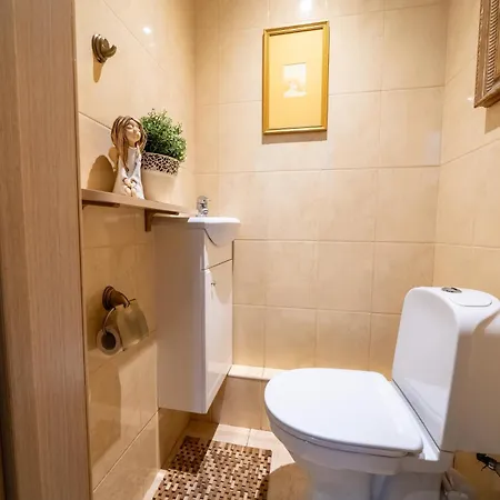 Cozy With Inner Yard