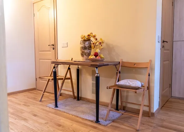 Cozy With Inner Yard Apartament