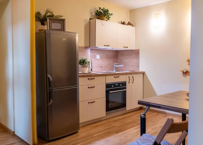 Cozy With Inner Yard