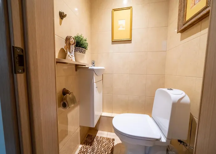 Cozy With Inner Yard