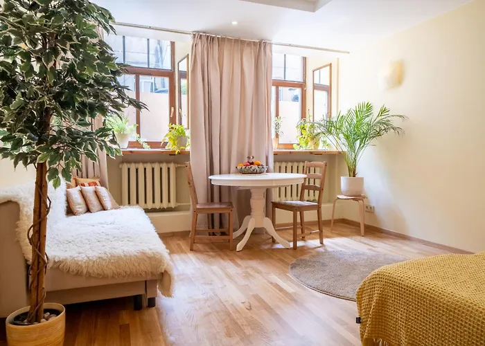 Cozy With Inner Yard Apartment